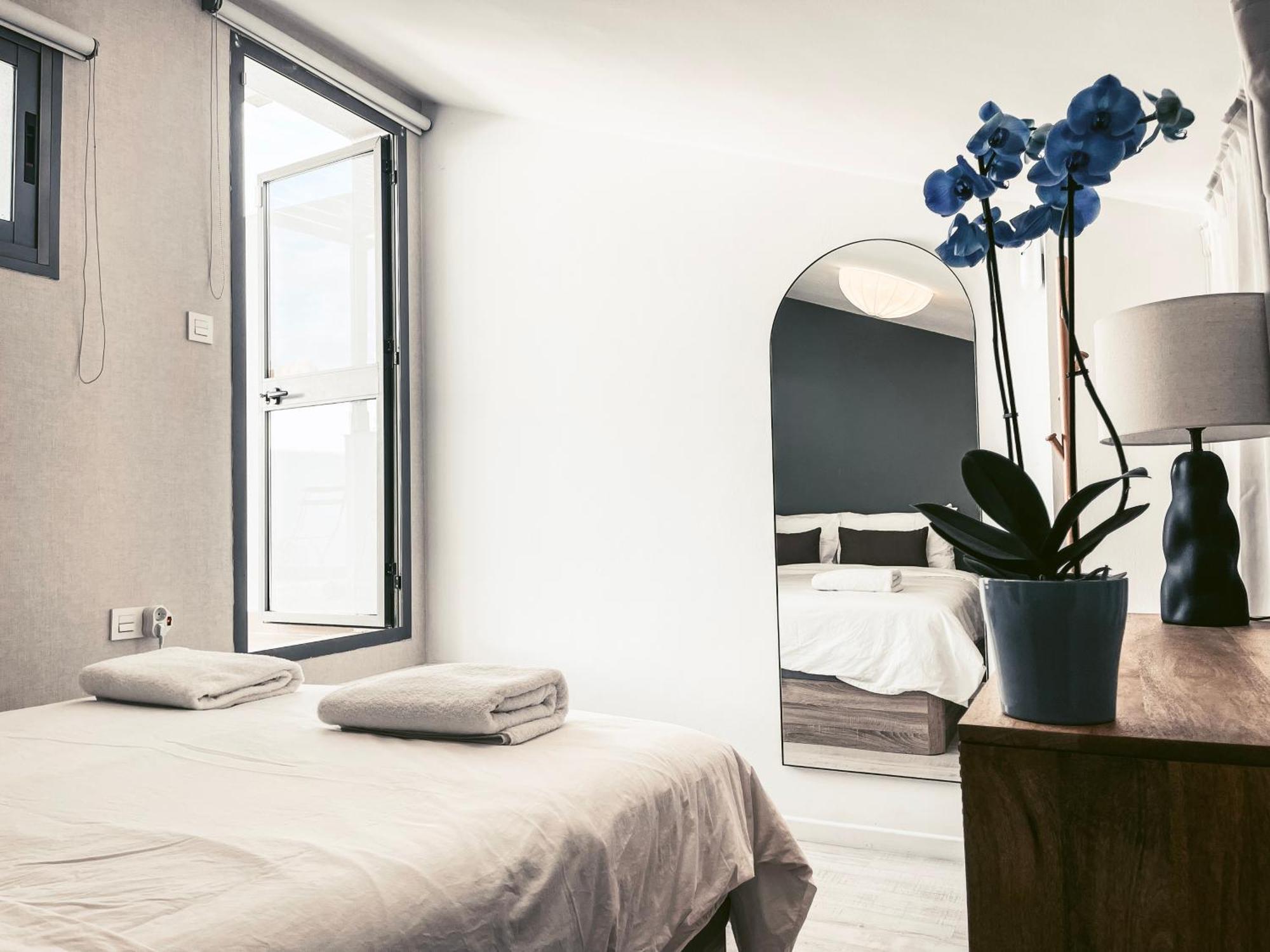 Centric Elegant & Private Terrace Apartment